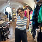 Ich unterrichte das Fach Englisch für Schüler:innen, präferiert bis zur 10. Klasse